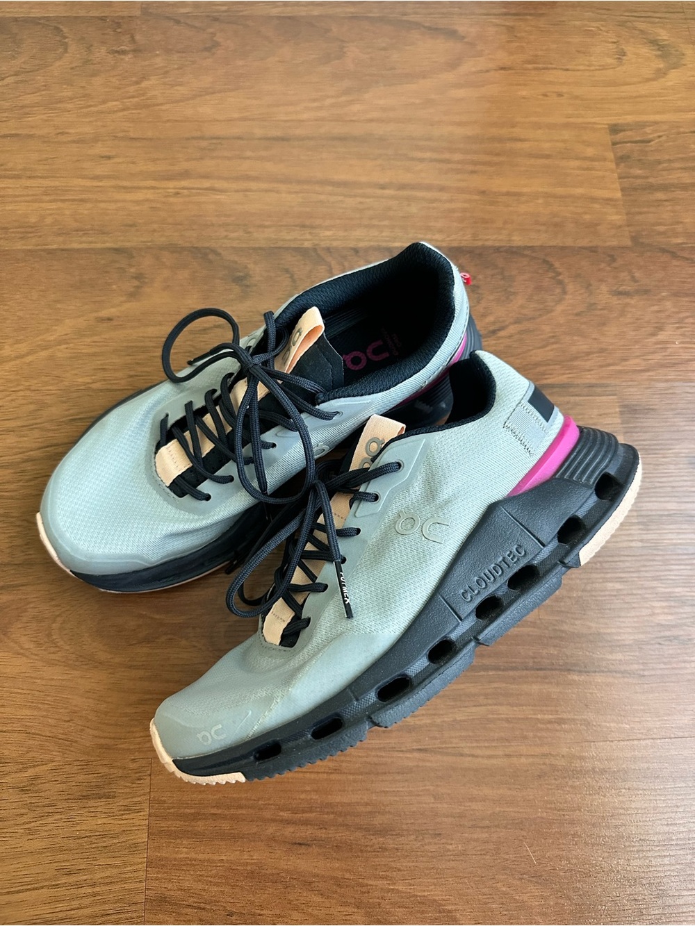 On Cloud Women’s Athletic Running Shoes - Mint with Black & Pink Accents - Picture 4 of 6